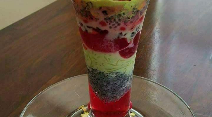 Pistachios Raspberry Falooda