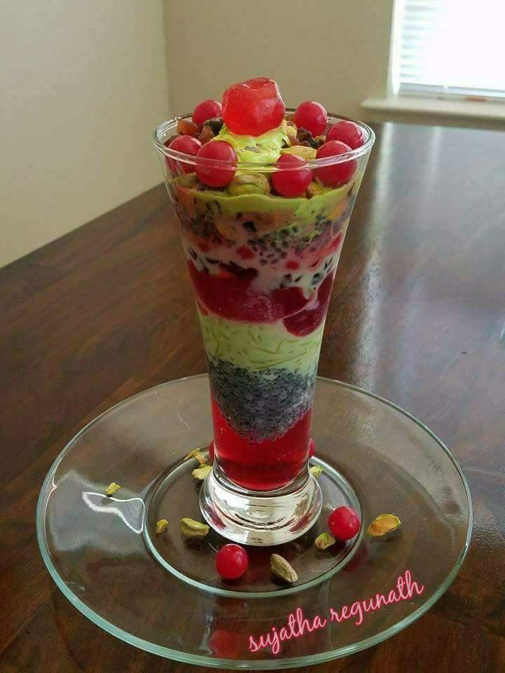 Pistachios Raspberry Falooda