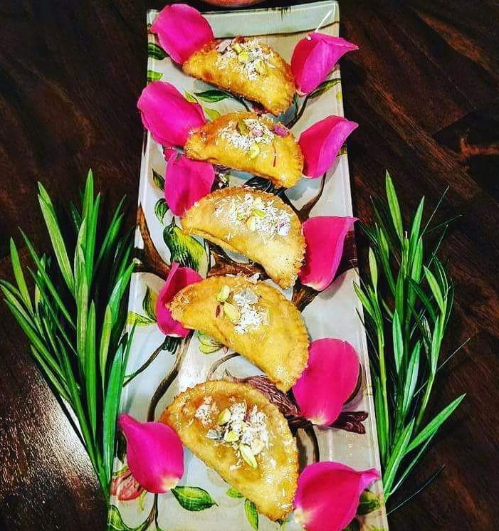 Gujiyas with dry fruits