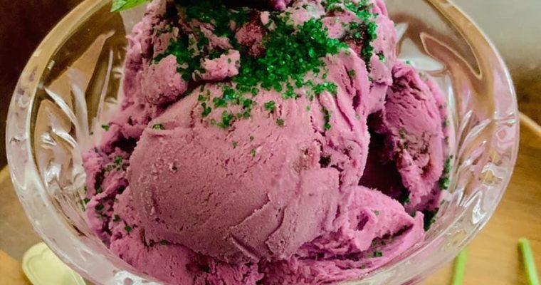 Black Currant Ice-cream