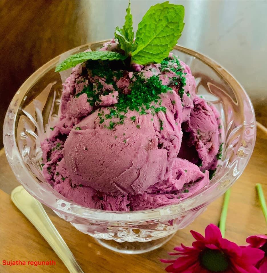 Black Currant Ice-cream